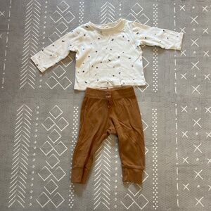 Soft organic cotton baby top and pants set